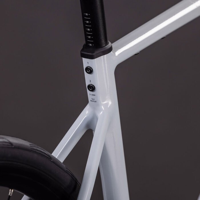 cube-125200-20161871-attain-race-foggrey-n-shift-3.jpg